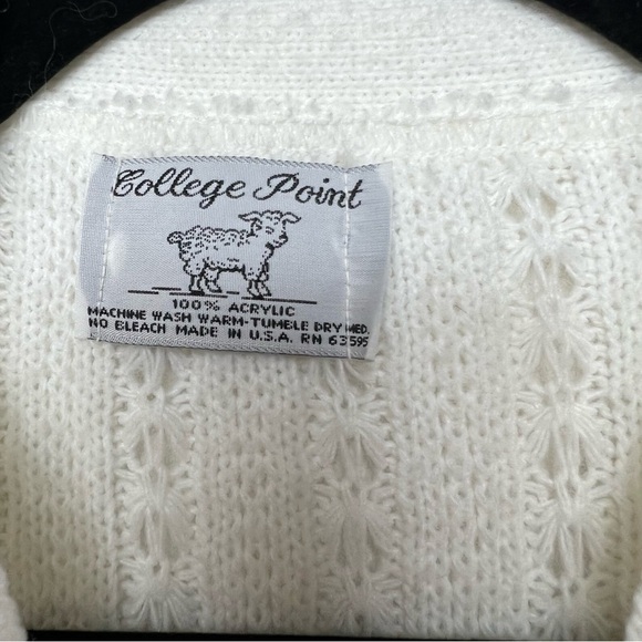 Vintage 1980s College Point Front Pocket Sleeveless Cardigan Vest - Picture 4 of 8